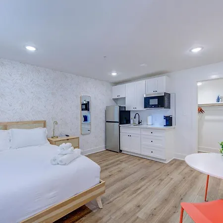 Tiger Motel Studio Apartment Galveston Exterior photo